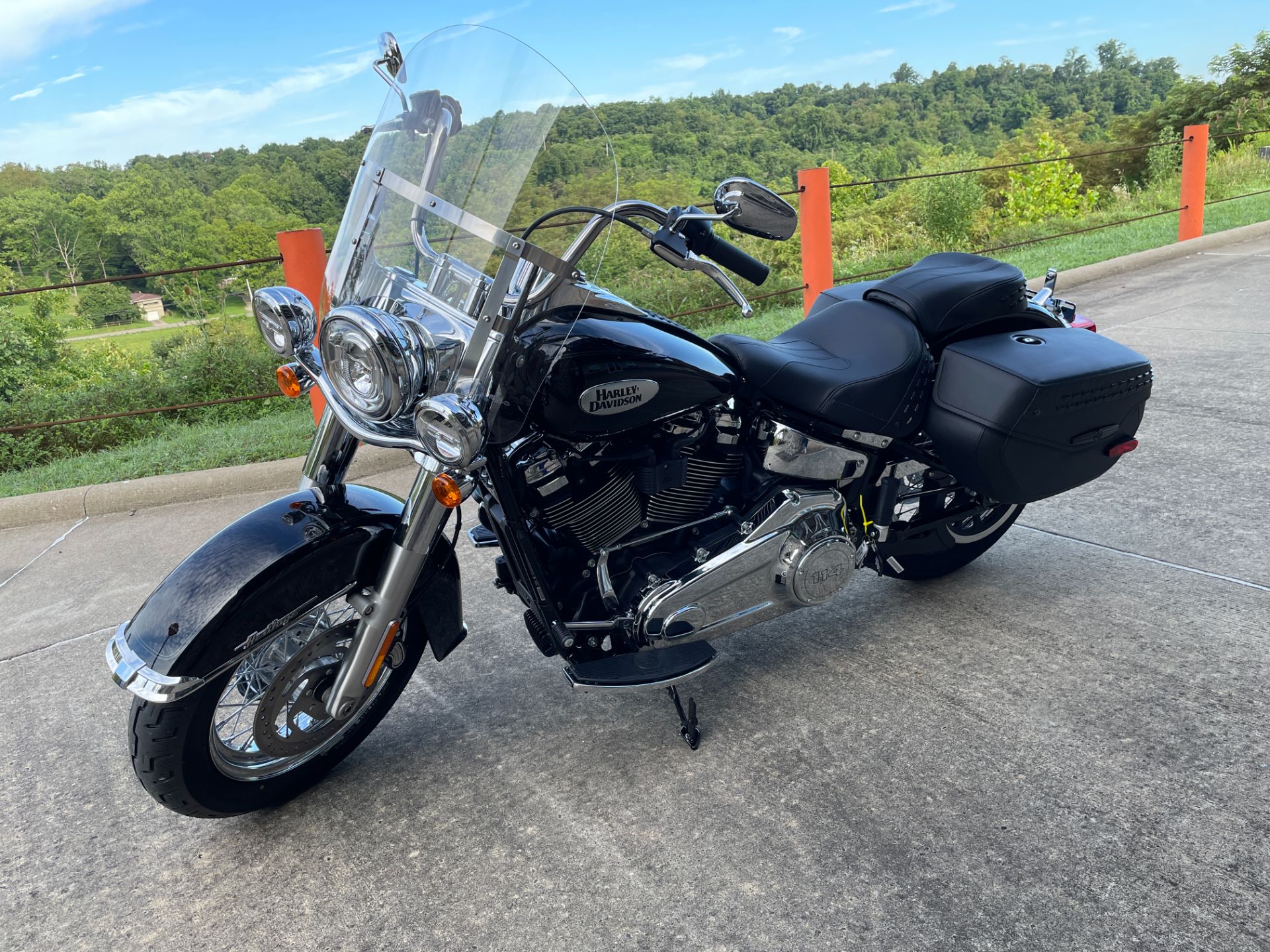 2022 Harley-Davidson Heritage Classic 114 in Williamstown, West Virginia - Photo 4