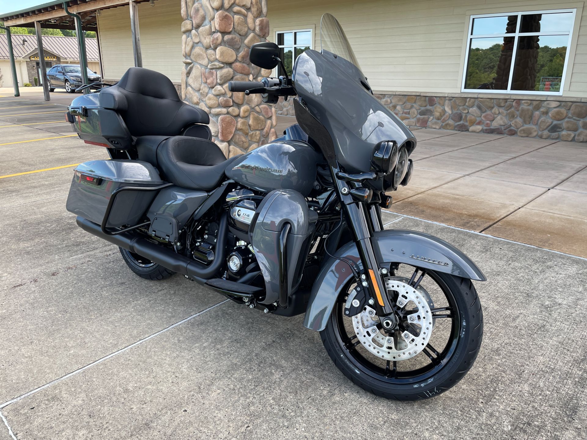 2022 Harley-Davidson Ultra Limited in Williamstown, West Virginia - Photo 2