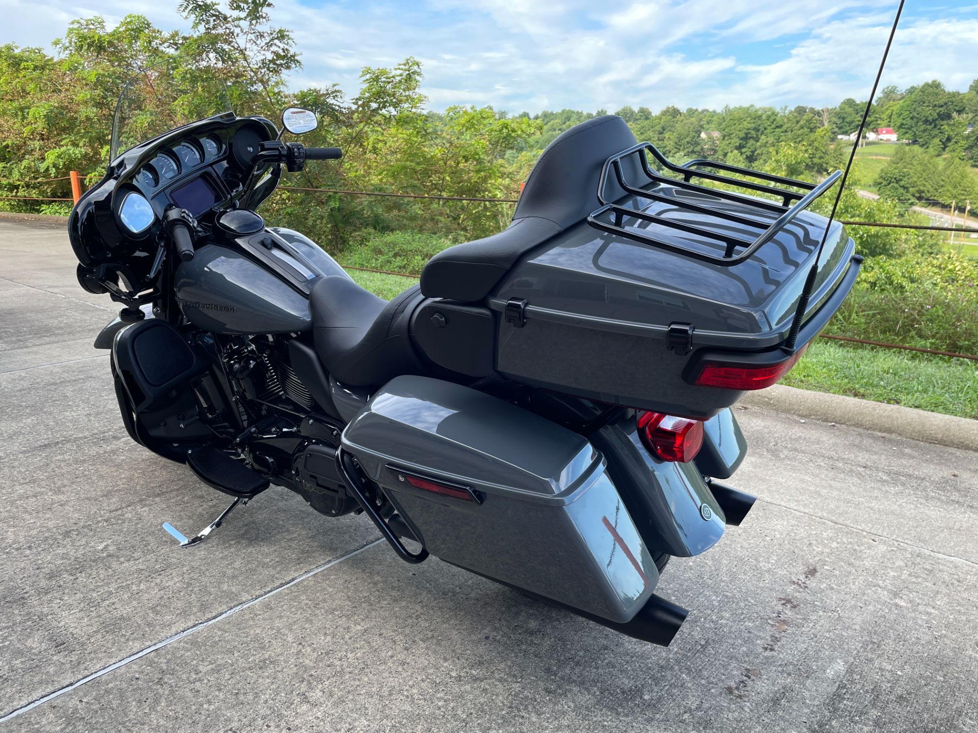 2022 Harley-Davidson Ultra Limited in Williamstown, West Virginia - Photo 6