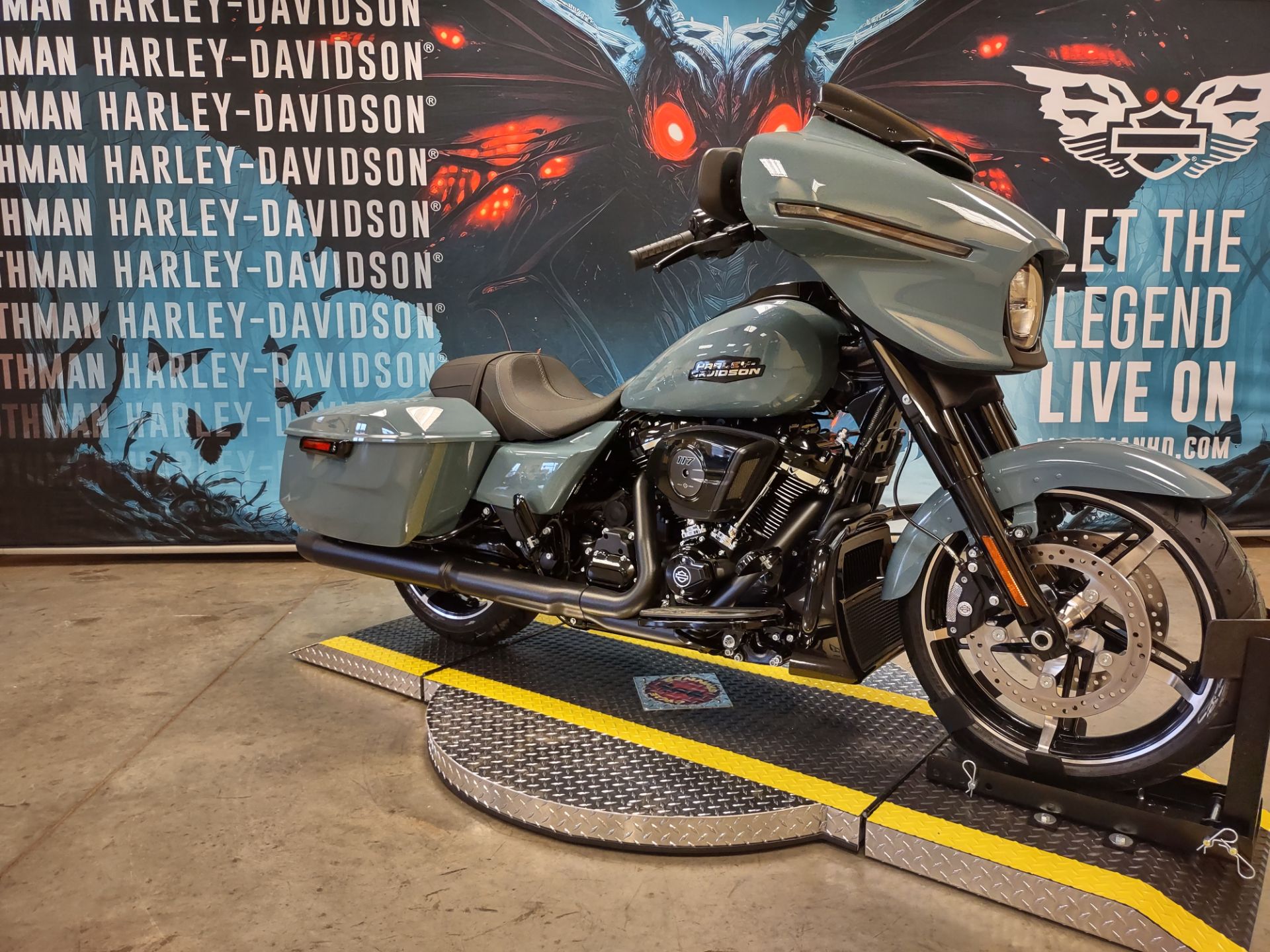 2024 Harley-Davidson Street Glide® in Williamstown, West Virginia - Photo 8