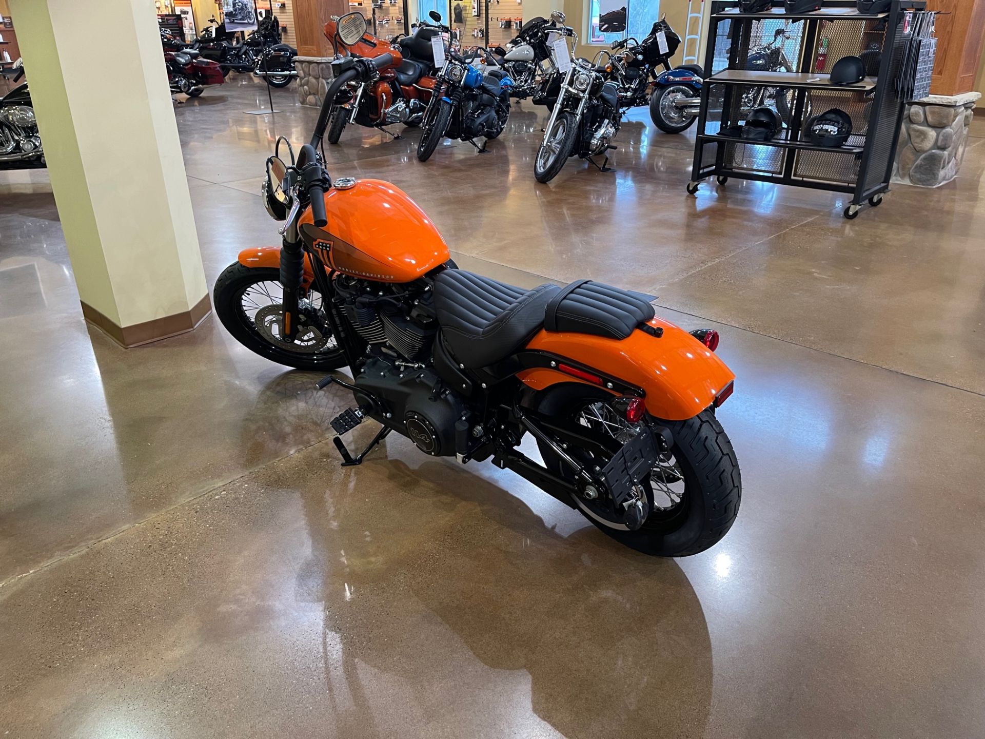 2021 Harley-Davidson Street Bob® 114 in Williamstown, West Virginia - Photo 4