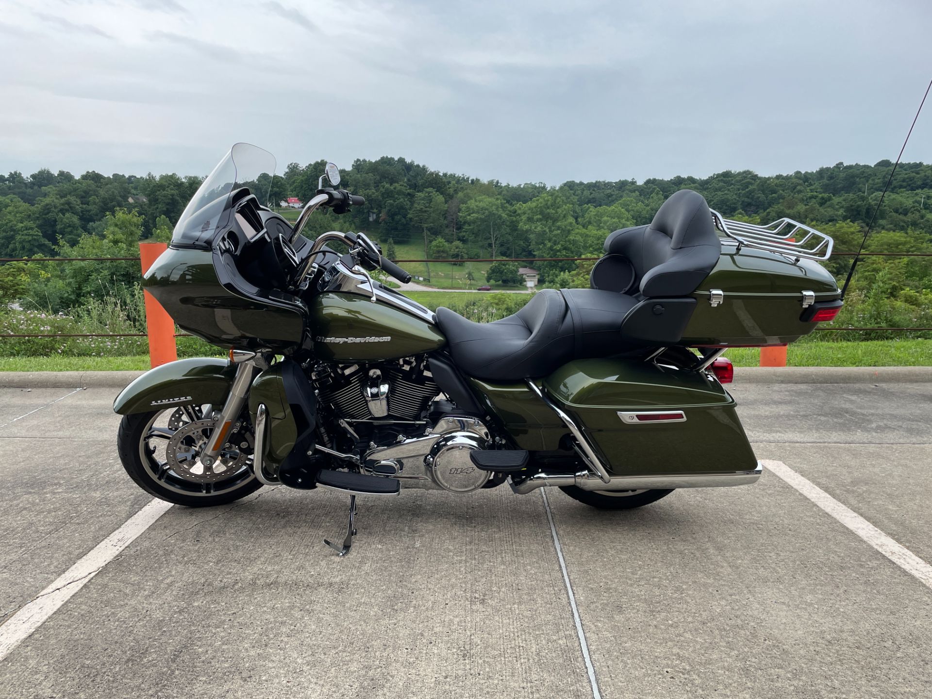 2022 Harley-Davidson Road Glide® Limited in Williamstown, West Virginia - Photo 5