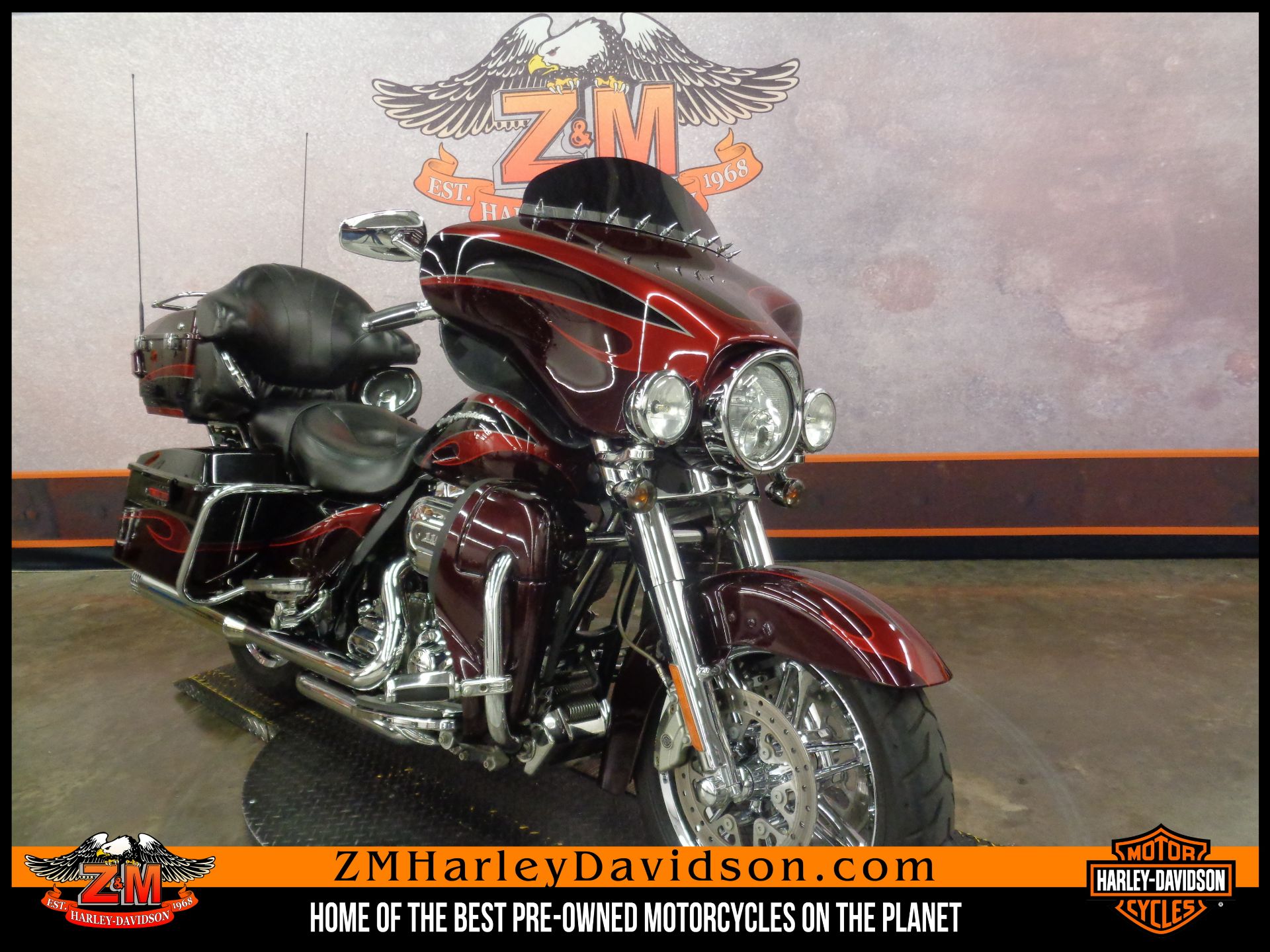 2013 Harley-Davidson CVO™ Ultra Classic® Electra Glide® in Greensburg, Pennsylvania - Photo 2