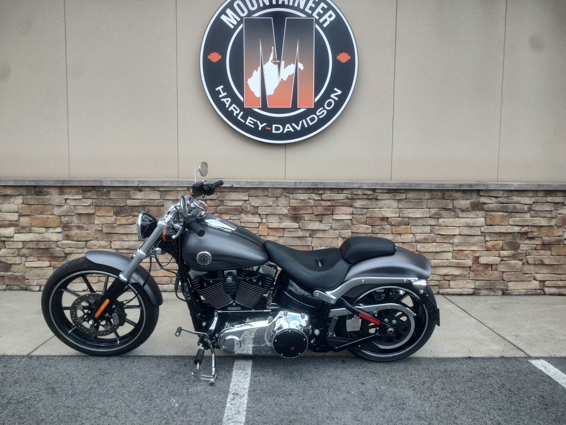 2016 Harley-Davidson Breakout® in Morgantown, West Virginia - Photo 2