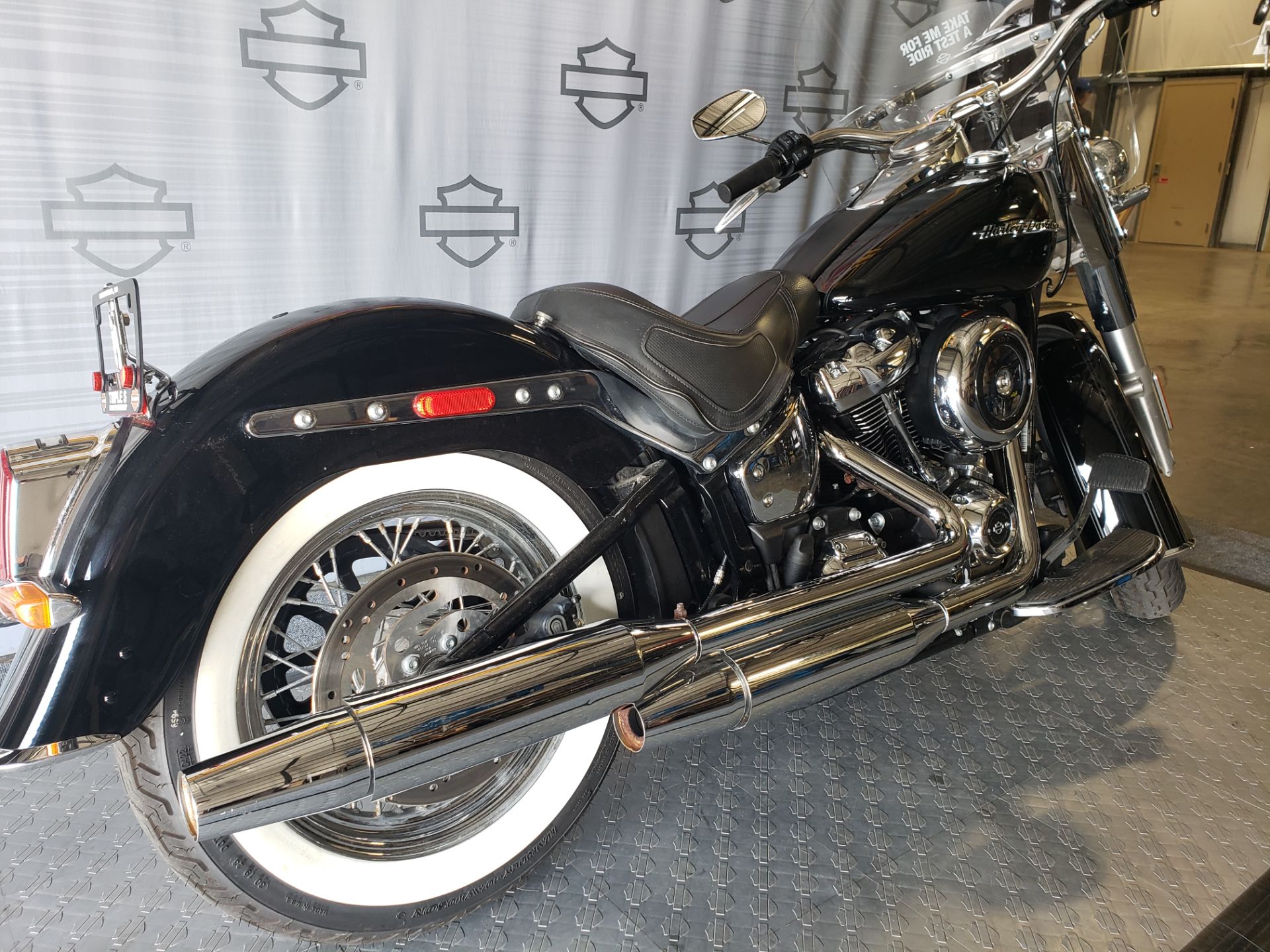 2018 Harley-Davidson Softail® Deluxe 107 in Morgantown, West Virginia - Photo 6