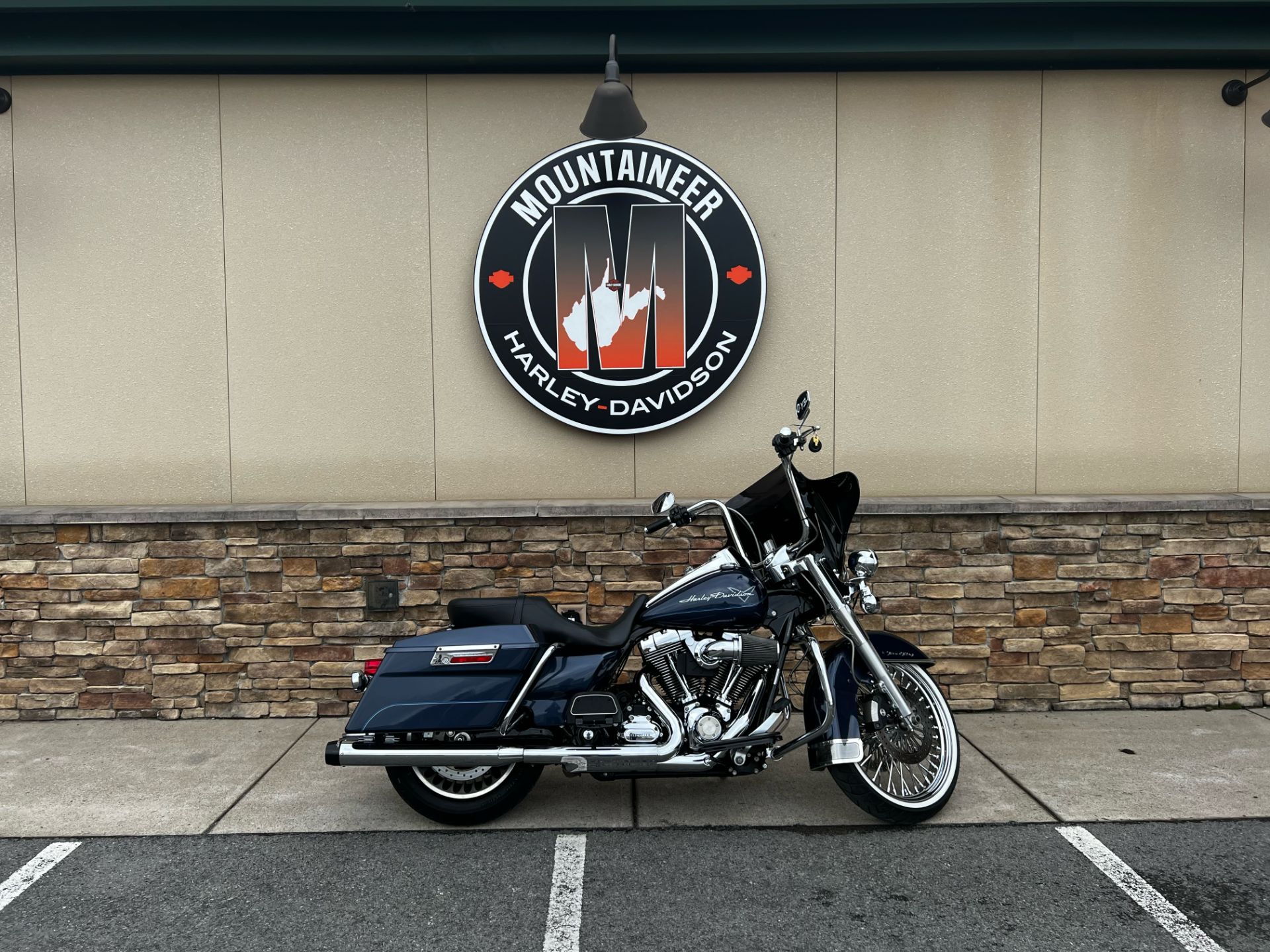 2009 Harley-Davidson ROAD KING in Morgantown, West Virginia - Photo 1