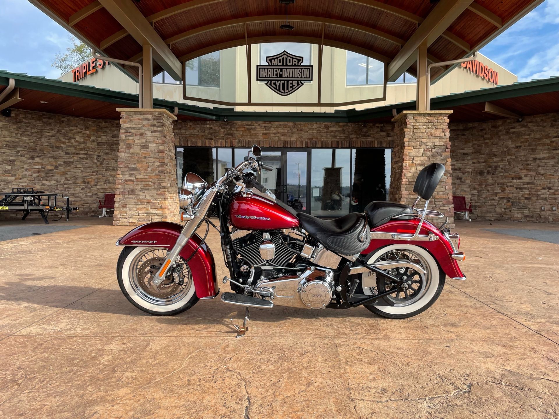2017 Harley-Davidson Softail® Deluxe in Morgantown, West Virginia - Photo 2