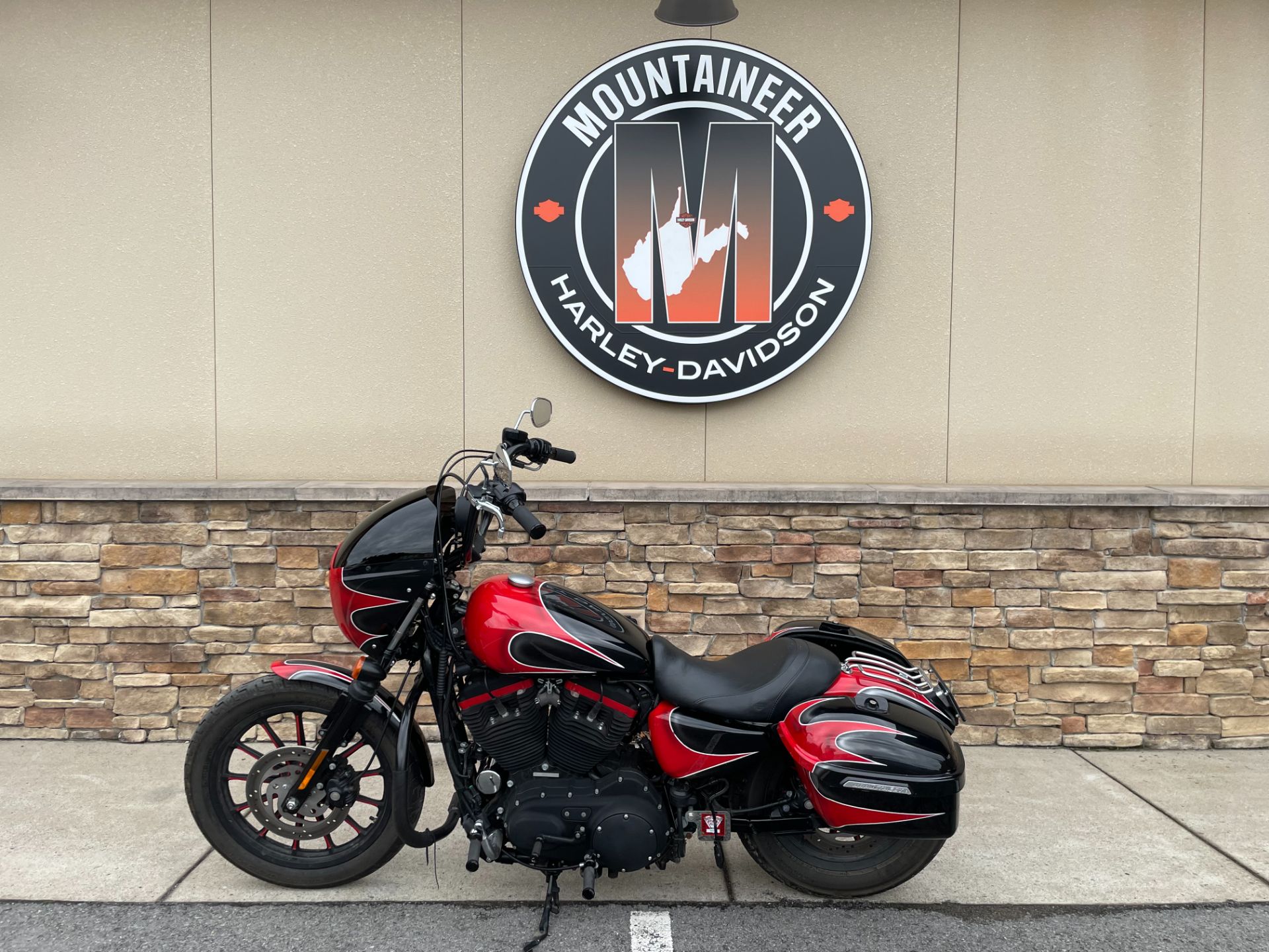 2009 Harley-Davidson Iron 883 in Morgantown, West Virginia - Photo 1