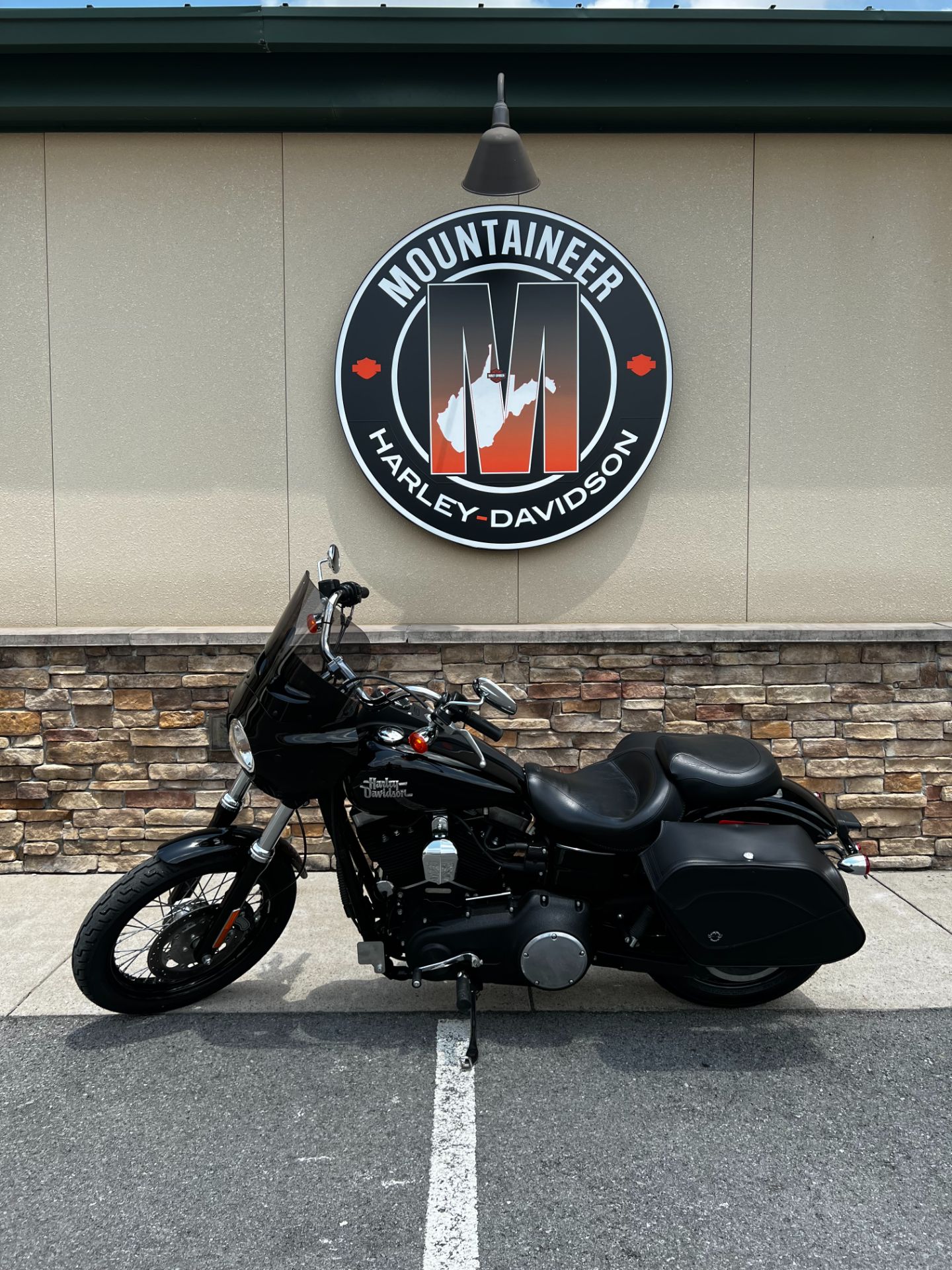 2013 Harley-Davidson Dyna® Street Bob® in Morgantown, West Virginia - Photo 2