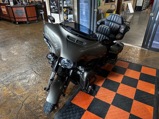 2021 Harley-Davidson CVO™ Limited in Morgantown, West Virginia - Photo 15