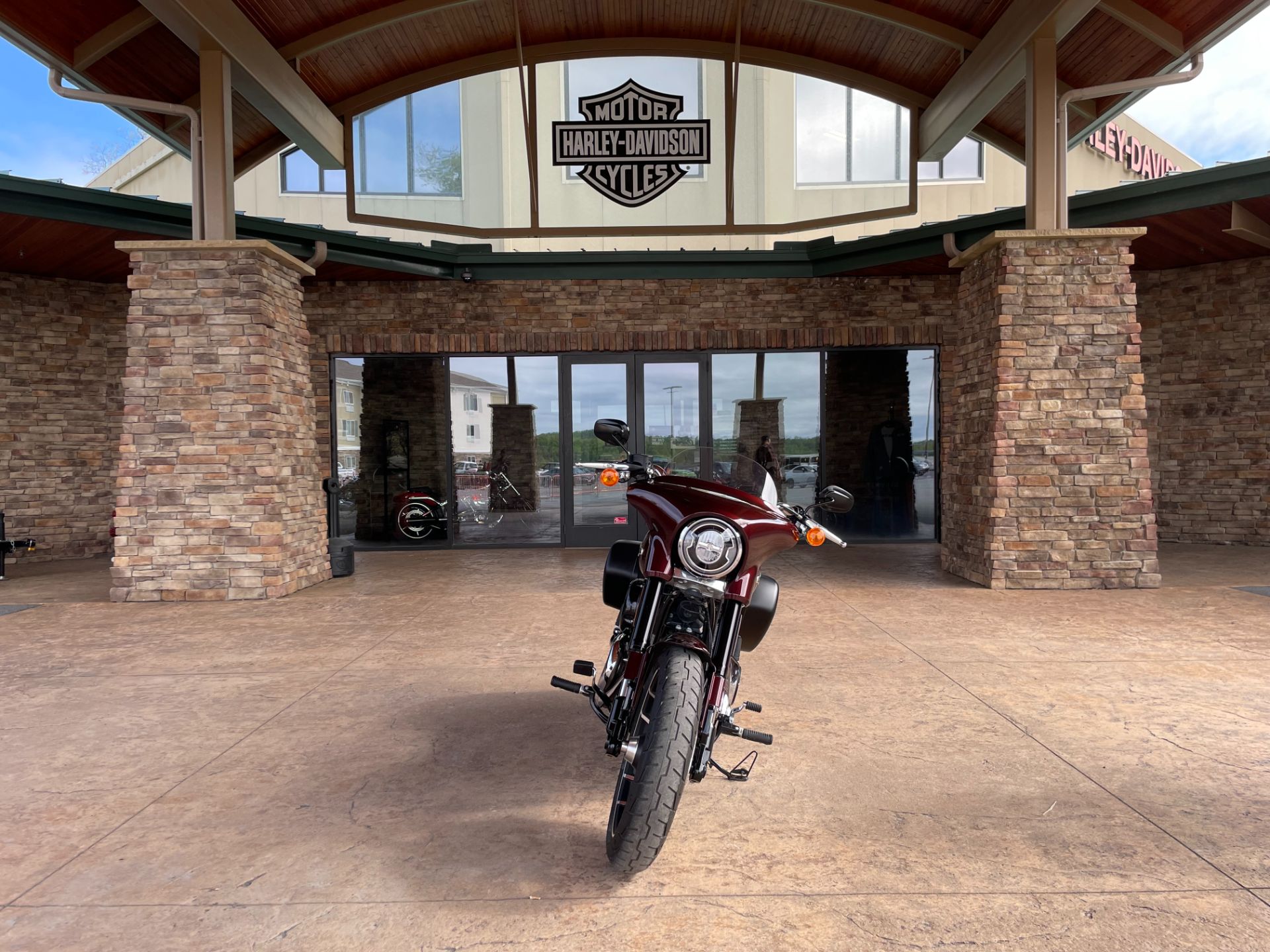 2018 Harley-Davidson Sport Glide® in Morgantown, West Virginia - Photo 3