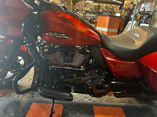 2024 Harley-Davidson Road Glide® in Morgantown, West Virginia - Photo 13