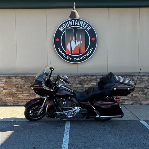 2018 Harley-Davidson Road Glide® Ultra in Morgantown, West Virginia - Photo 2