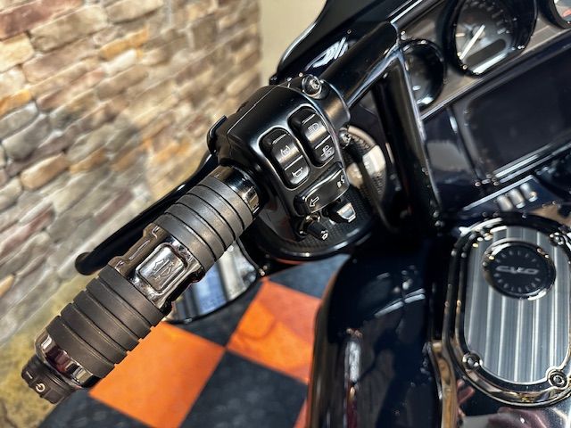 2022 Harley-Davidson CVO™ Street Glide® in Morgantown, West Virginia - Photo 10