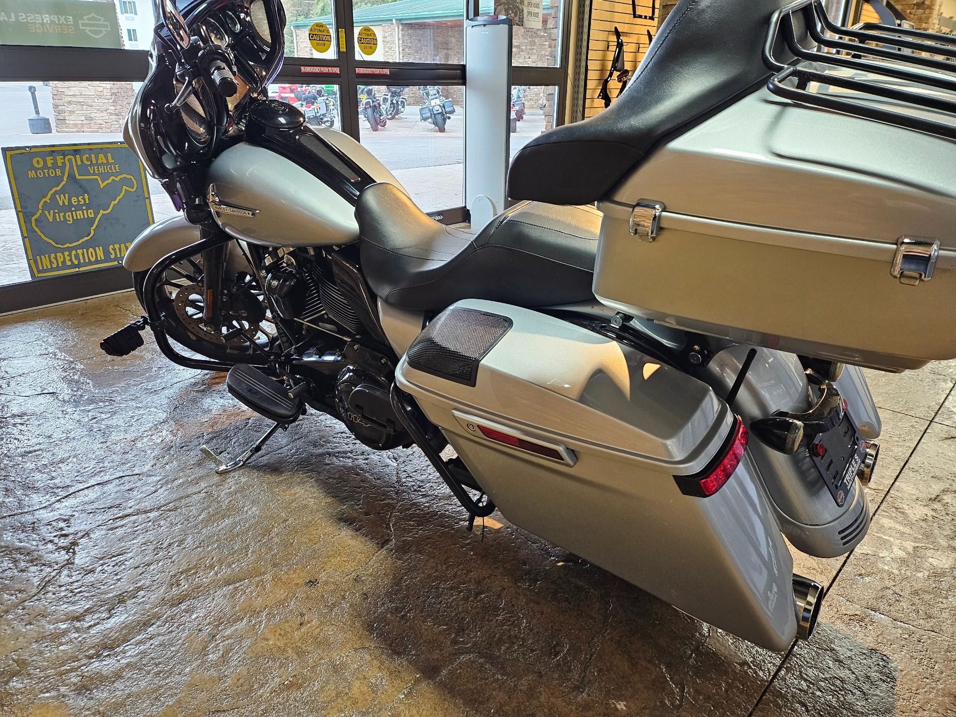 2019 Harley-Davidson Street Glide® Special in Morgantown, West Virginia - Photo 9