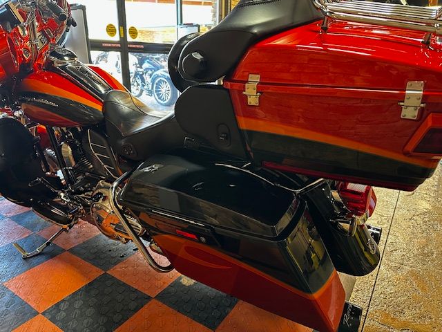 2013 Harley-Davidson CVO™ Ultra Classic® Electra Glide® in Morgantown, West Virginia - Photo 7