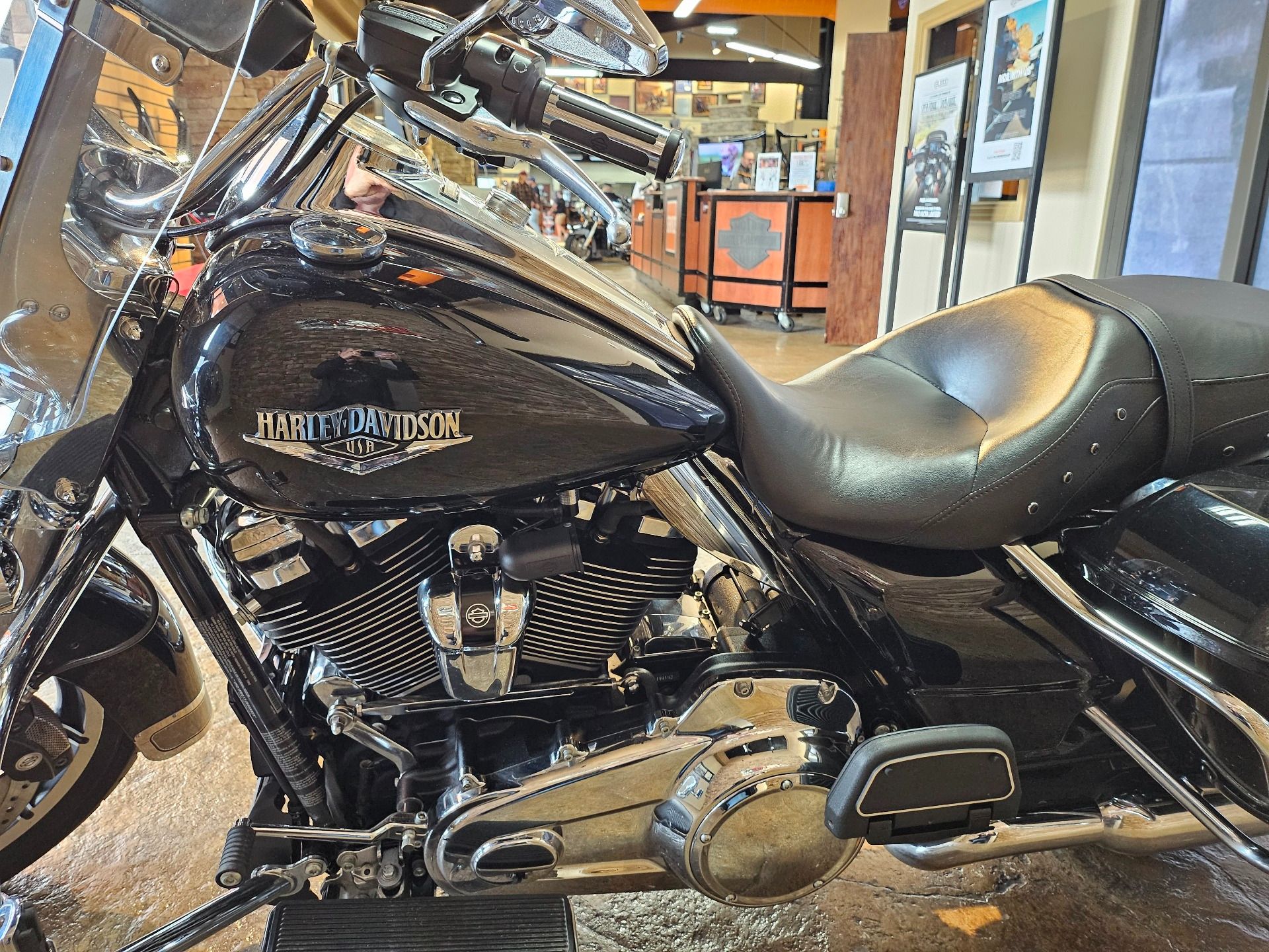 2018 Harley-Davidson Road King® in Morgantown, West Virginia - Photo 12