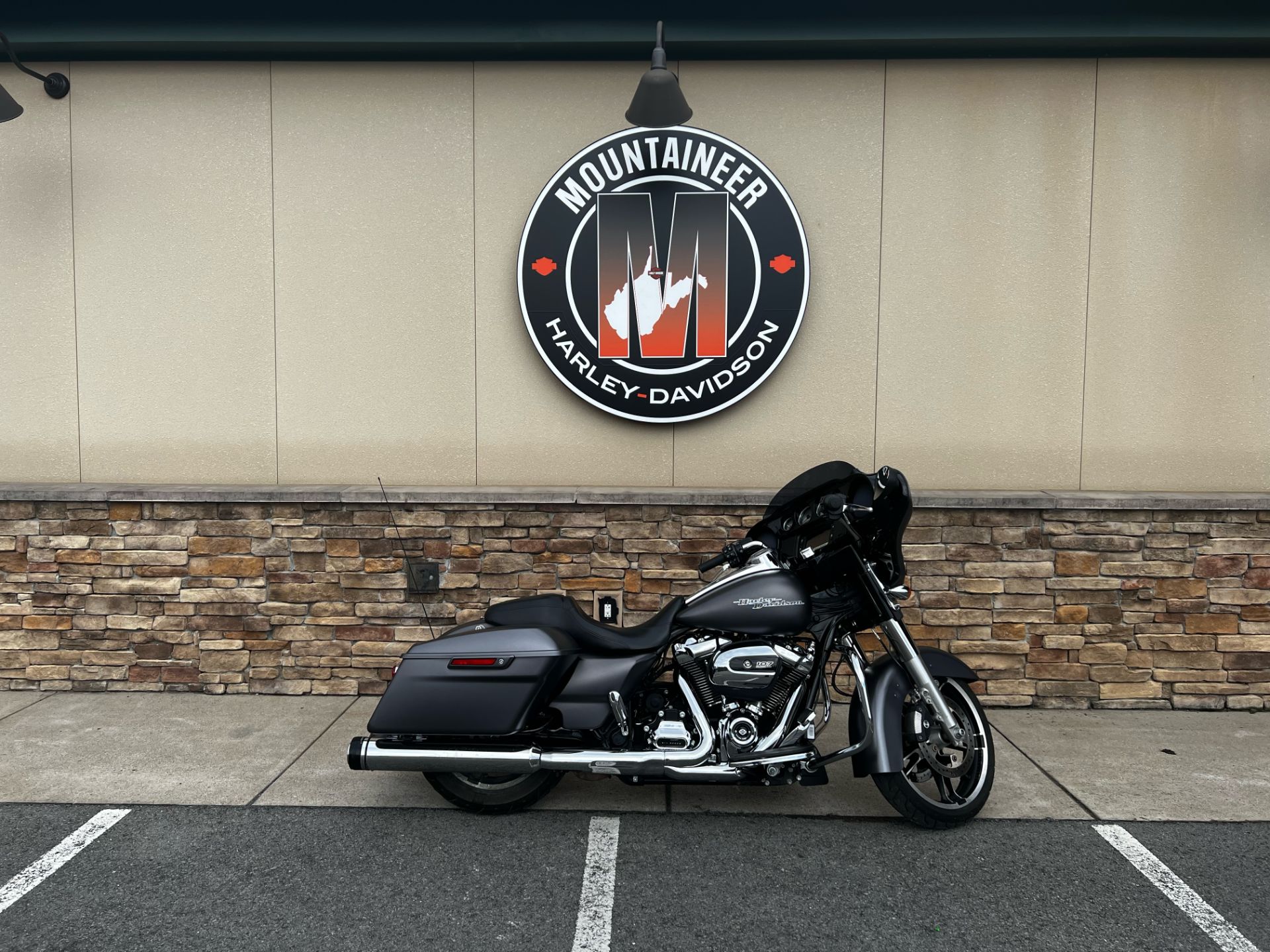 2017 Harley-Davidson Street Glide® Special in Morgantown, West Virginia - Photo 1