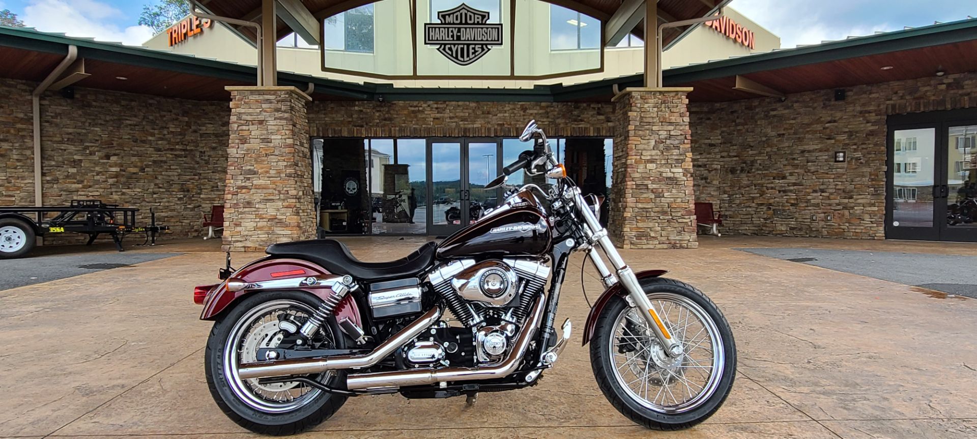 2014 Harley-Davidson Super Glide® Custom in Morgantown, West Virginia - Photo 1