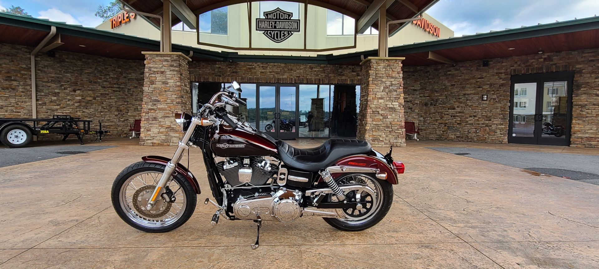 2014 Harley-Davidson Super Glide® Custom in Morgantown, West Virginia - Photo 2