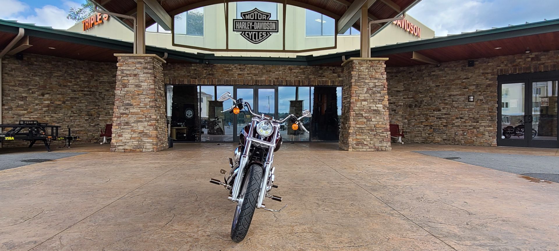 2014 Harley-Davidson Super Glide® Custom in Morgantown, West Virginia - Photo 3