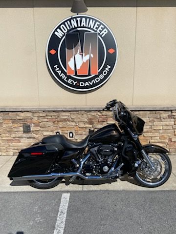 2015 Harley-Davidson CVO™ Street Glide® in Morgantown, West Virginia - Photo 1