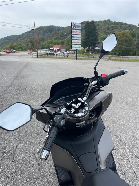 2023 Honda PCX in Pikeville, Kentucky - Photo 5