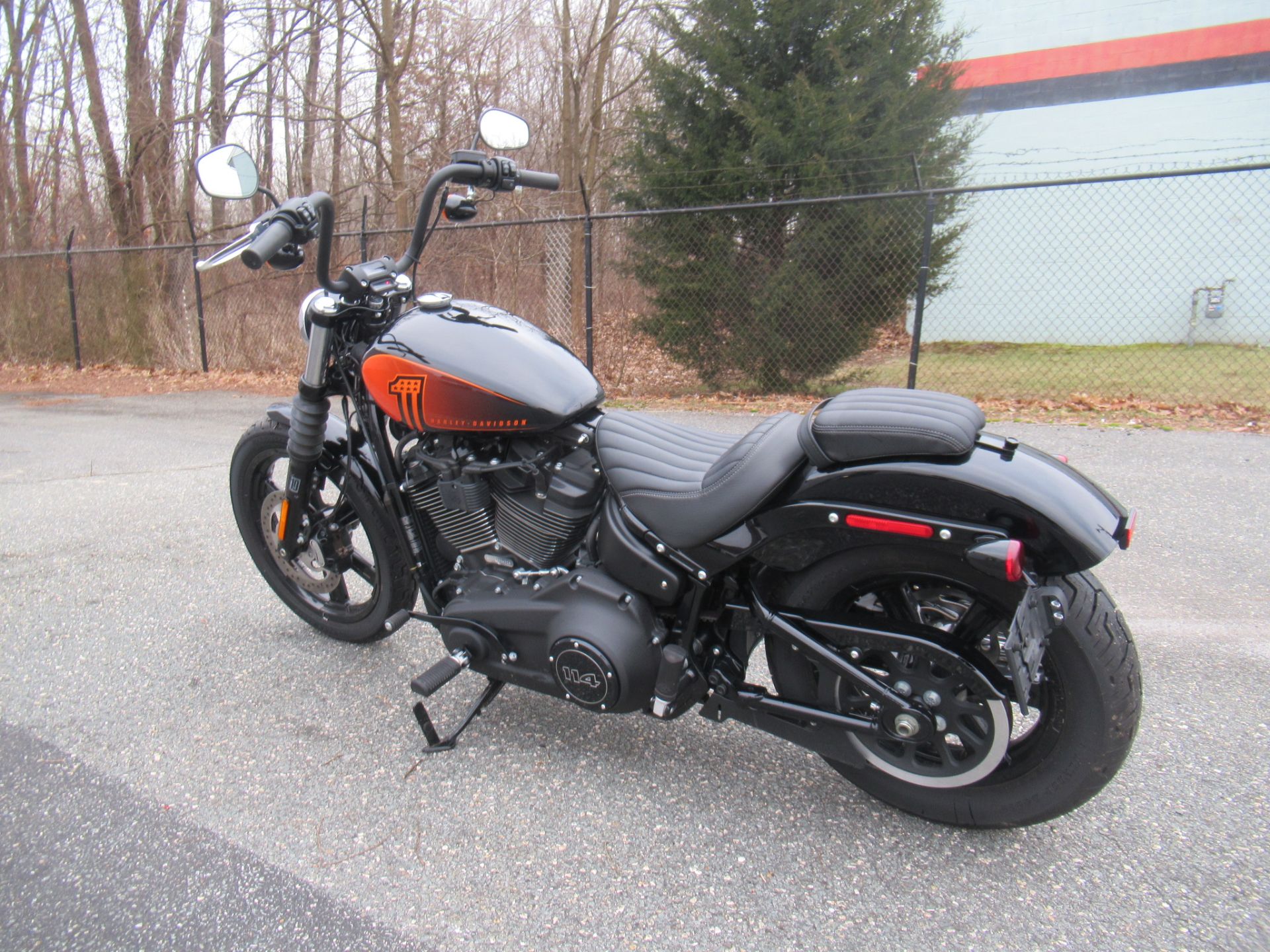 2023 Harley-Davidson Street Bob® 114 in Springfield, Massachusetts - Photo 6