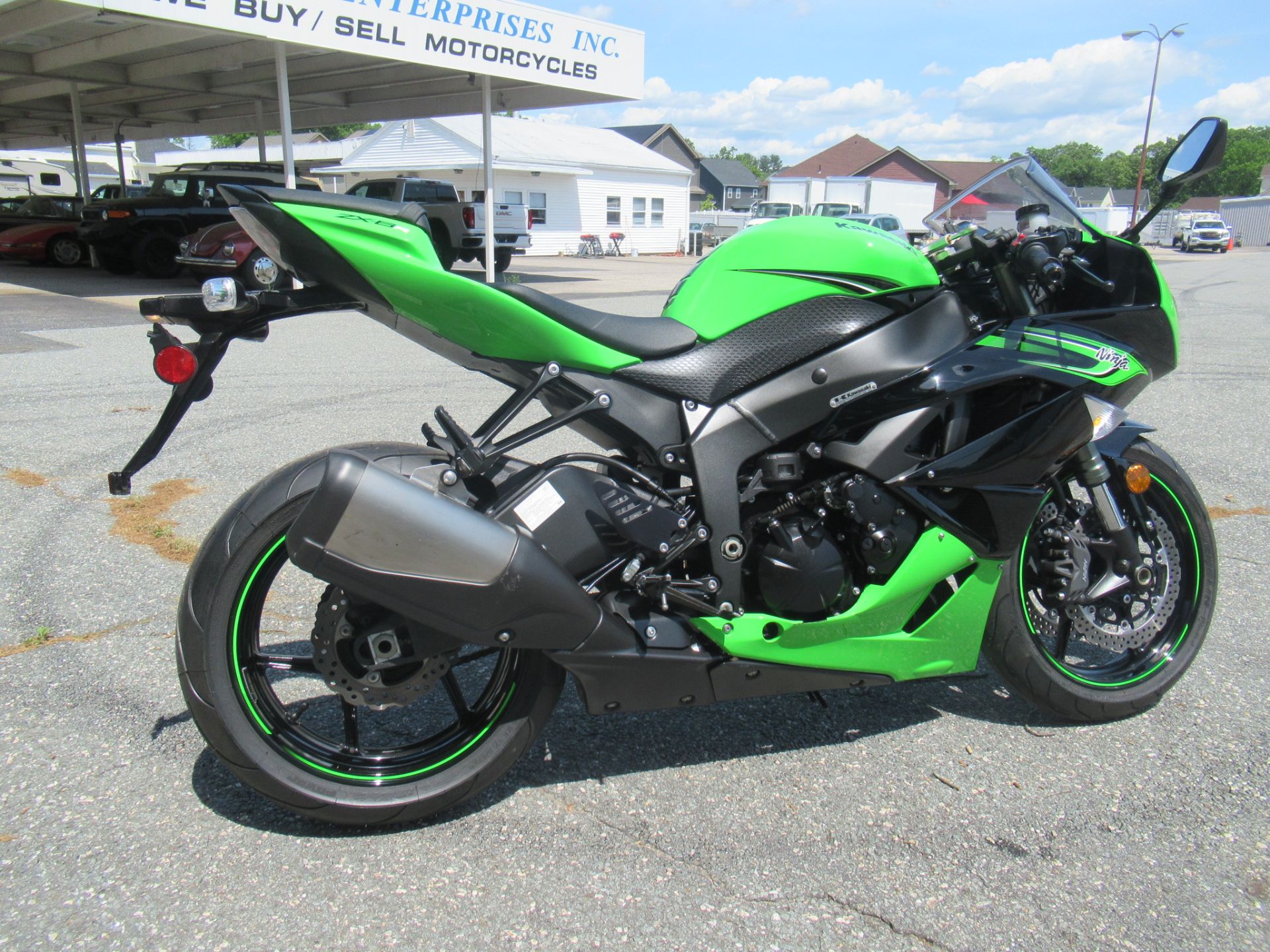 2011 Kawasaki Ninja® ZX™-6R in Springfield, Massachusetts - Photo 3