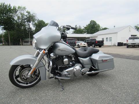 2010 Harley-Davidson Street Glide® in Springfield, Massachusetts - Photo 5