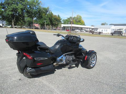 2021 Can-Am Spyder F3 Limited in Springfield, Massachusetts - Photo 2