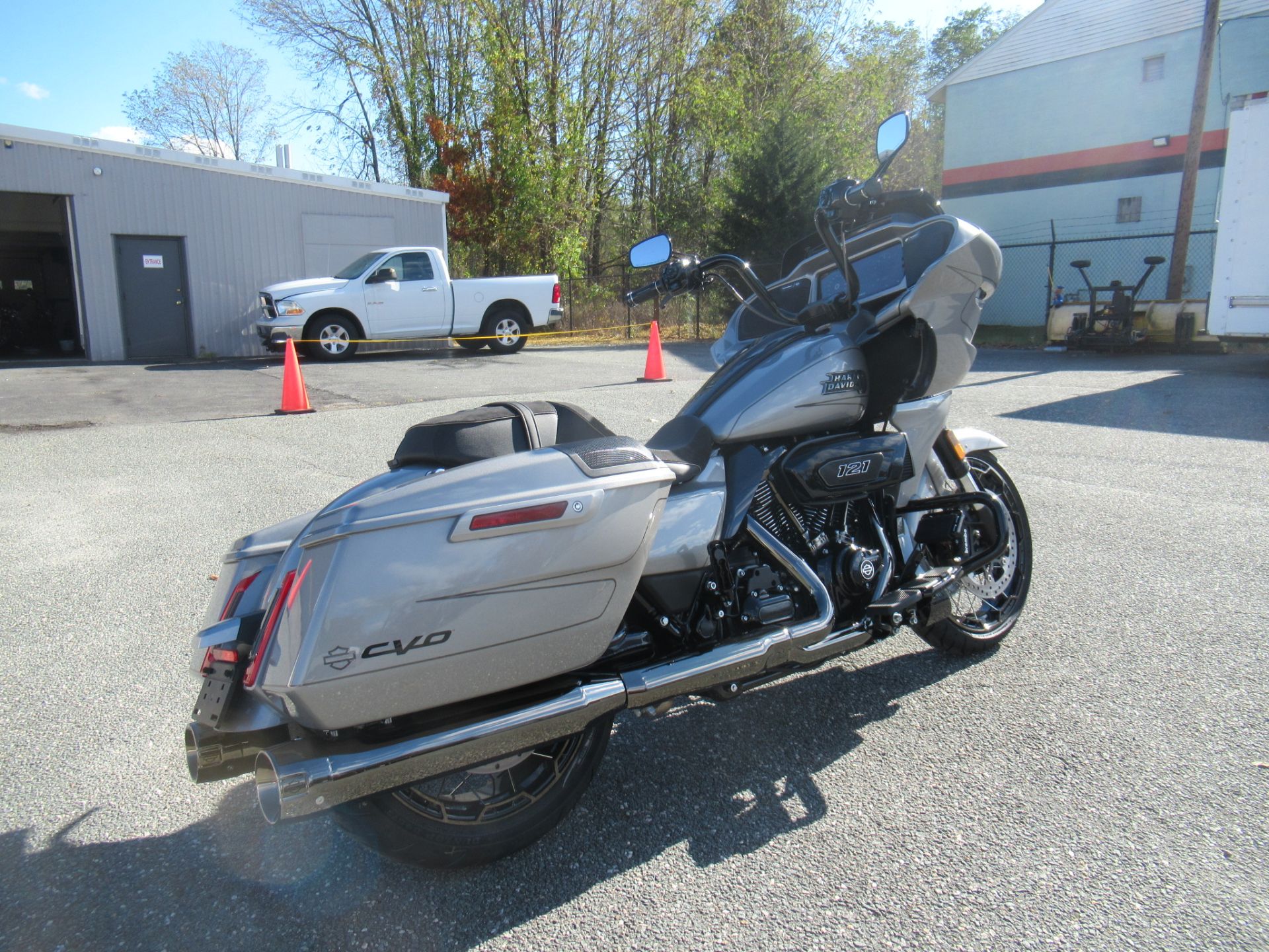 2023 Harley-Davidson CVO™ Road Glide® in Springfield, Massachusetts - Photo 3