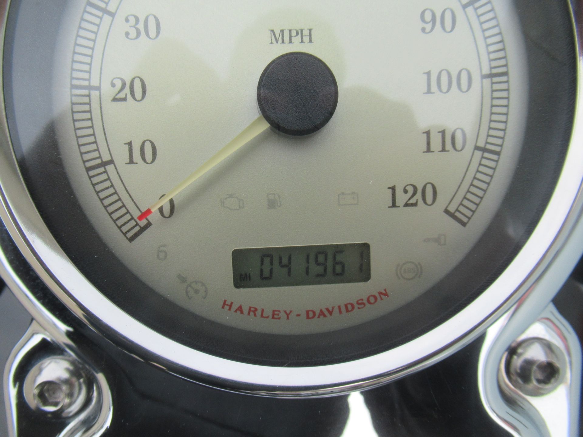 2008 Harley-Davidson Dyna Super Glide Custom in Springfield, Massachusetts - Photo 4