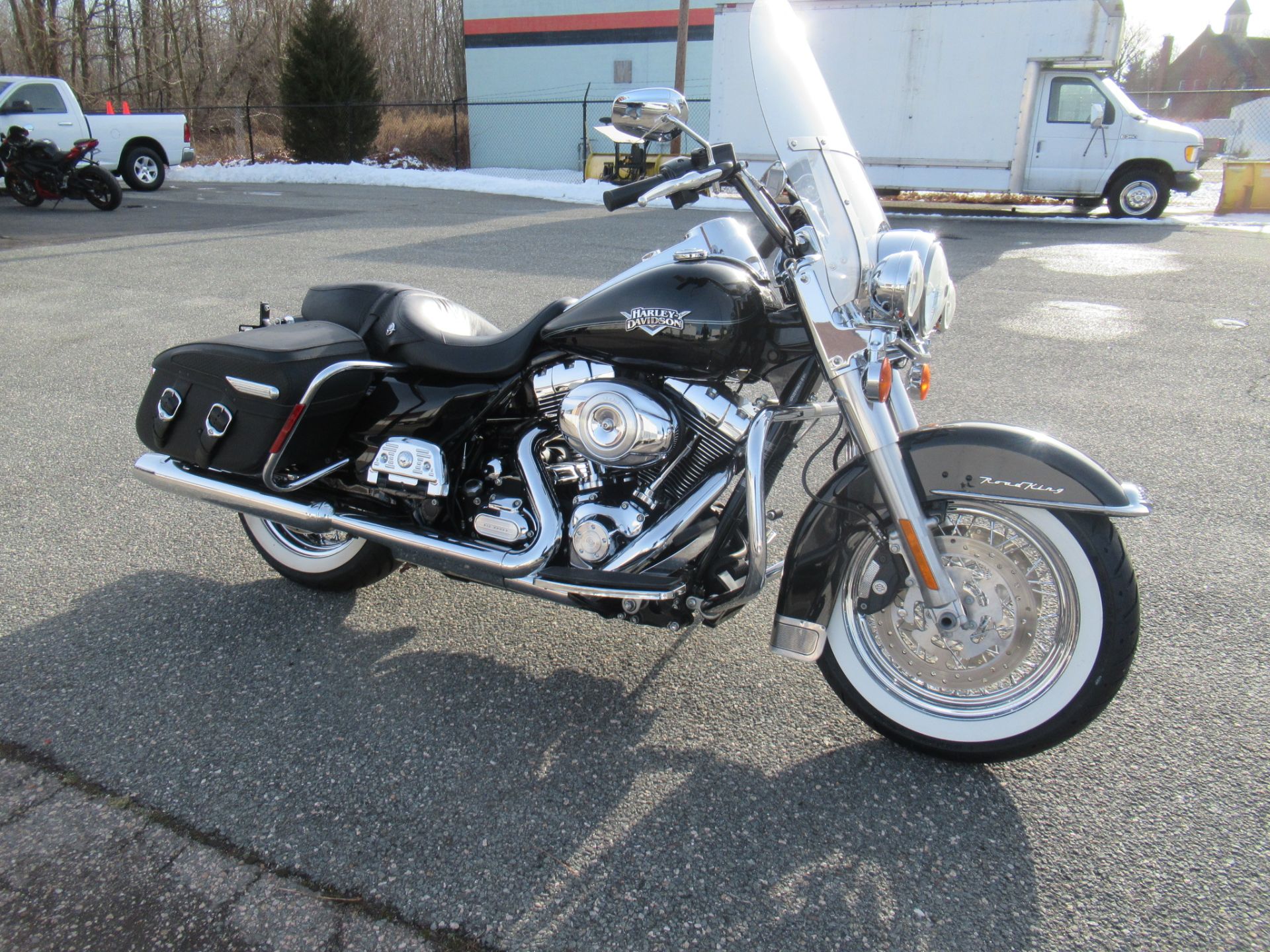 2011 Harley-Davidson Road King® Classic in Springfield, Massachusetts - Photo 2