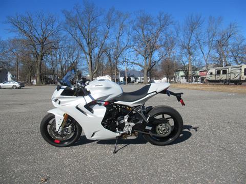 2023 Ducati SuperSport 950 S in Springfield, Massachusetts - Photo 5