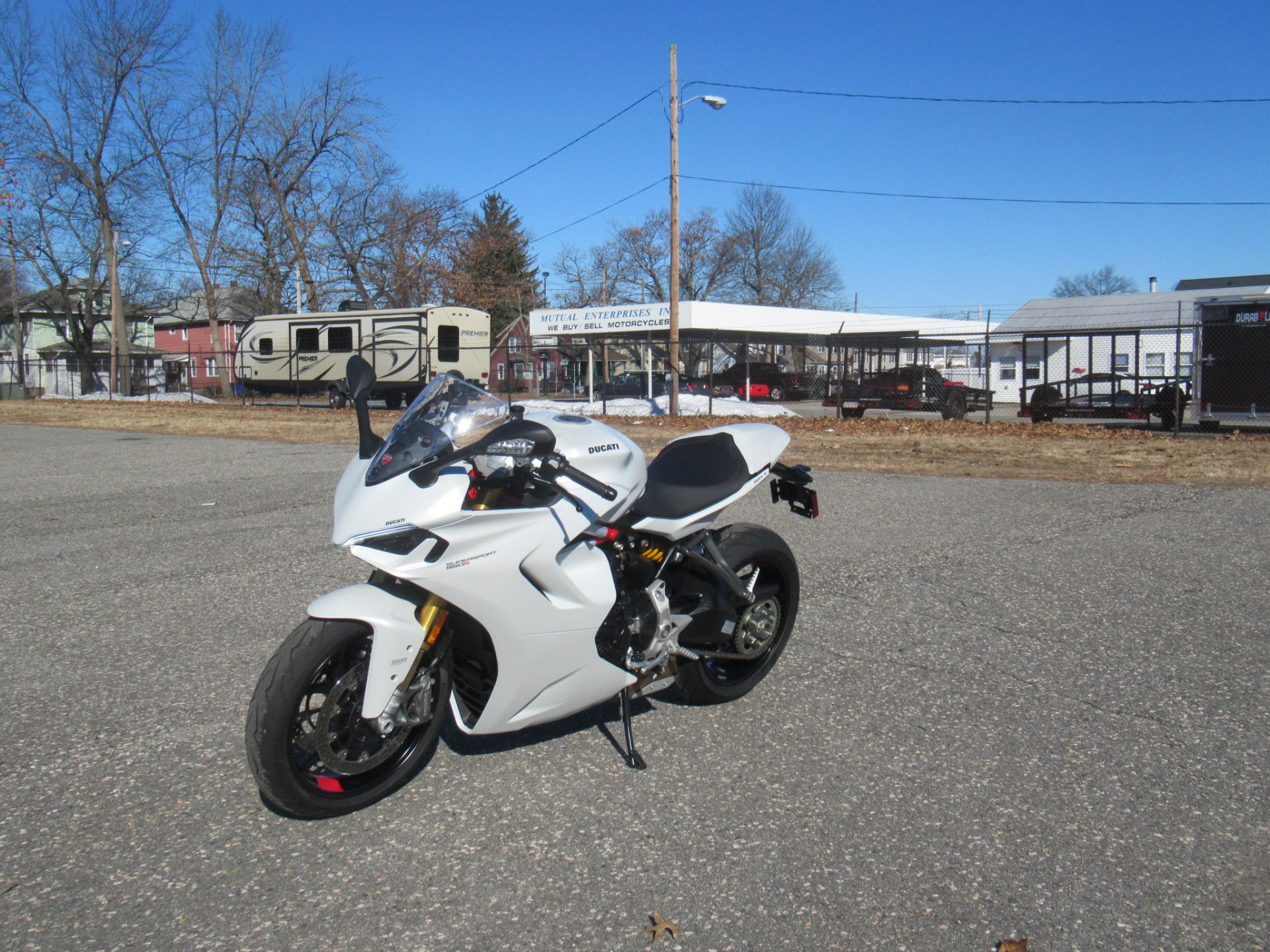2023 Ducati SuperSport 950 S in Springfield, Massachusetts - Photo 7