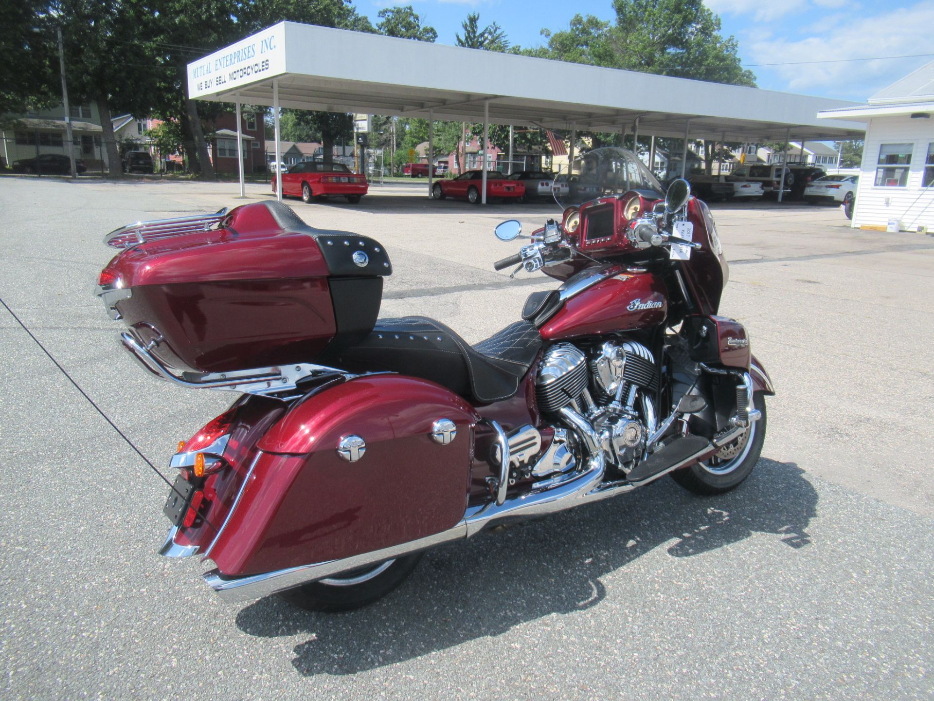 2017 Indian Motorcycle Roadmaster® in Springfield, Massachusetts - Photo 2