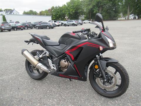 2022 Honda CBR300R in Springfield, Massachusetts - Photo 3