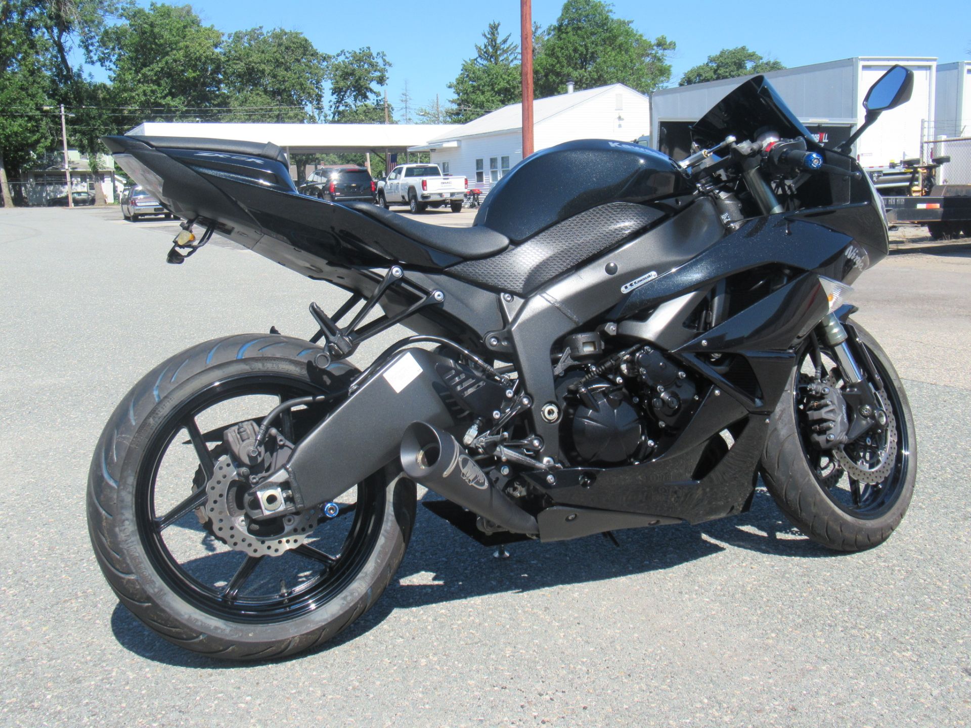 2010 Kawasaki Ninja® ZX™-6R in Springfield, Massachusetts - Photo 2