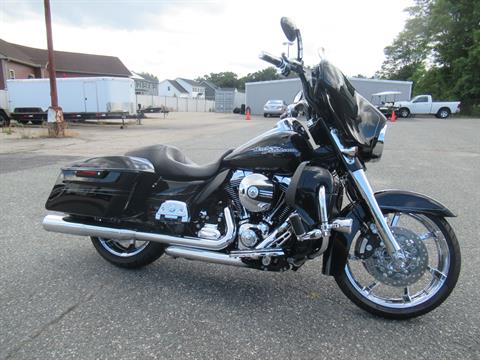 2016 Harley-Davidson Street Glide® Special in Springfield, Massachusetts - Photo 2