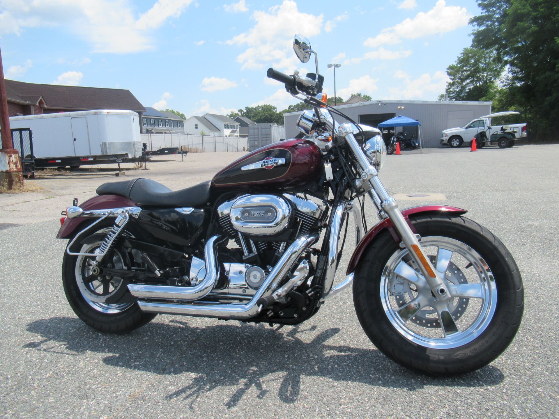 2015 Harley-Davidson 1200 Custom in Springfield, Massachusetts - Photo 3