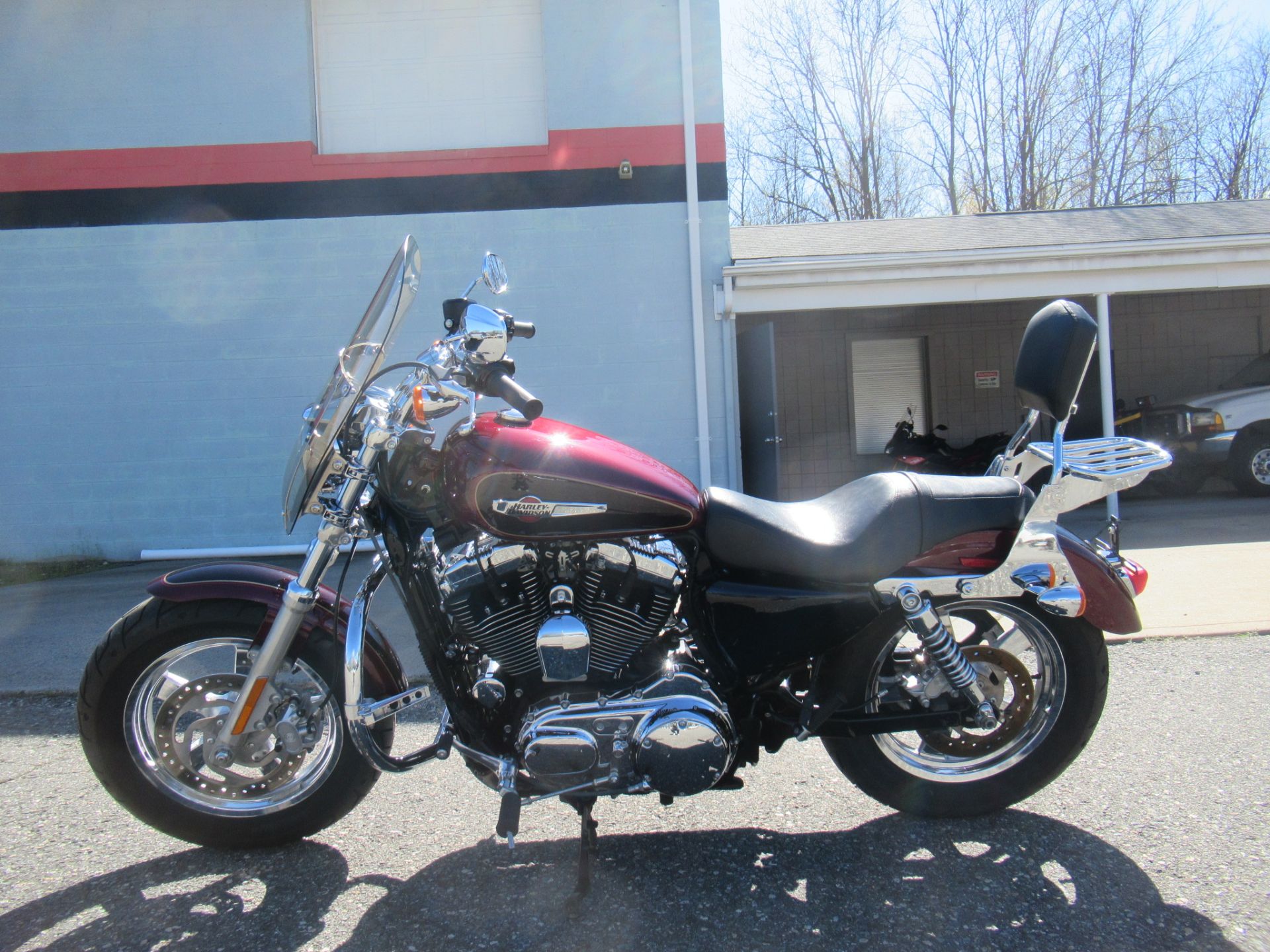 2015 Harley-Davidson 1200 Custom in Springfield, Massachusetts - Photo 5