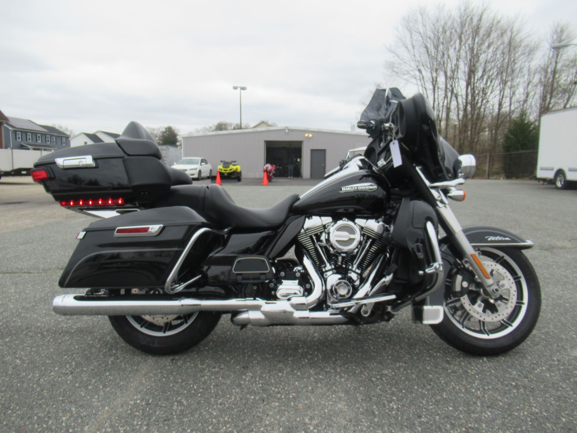 2015 Harley-Davidson Electra Glide® Ultra Classic® Low in Springfield, Massachusetts - Photo 1