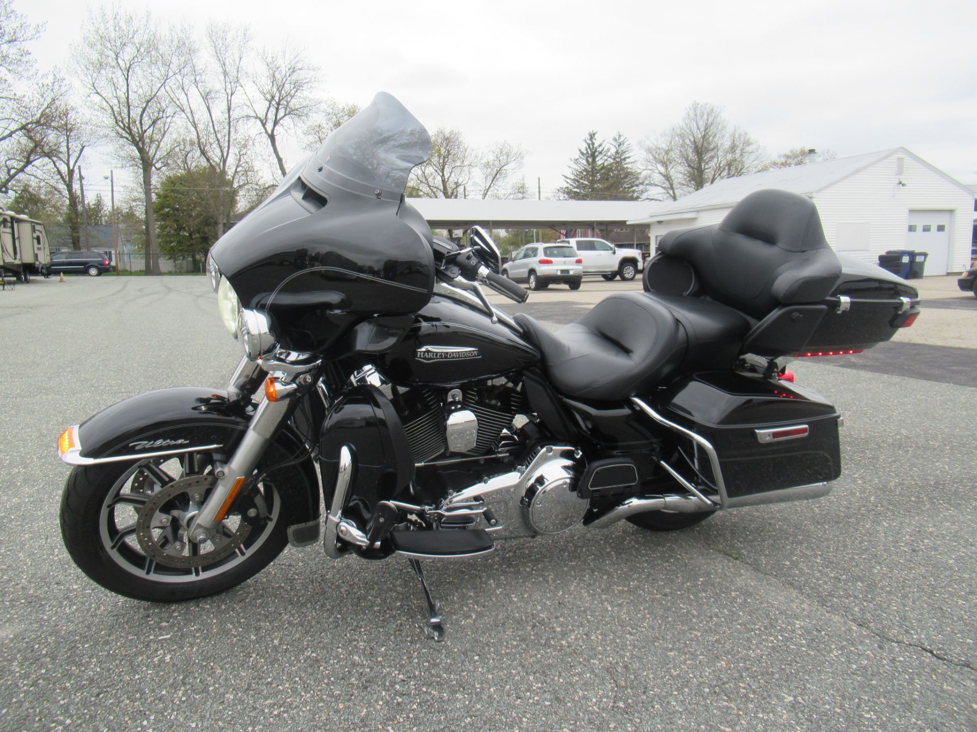 2015 Harley-Davidson Electra Glide® Ultra Classic® Low in Springfield, Massachusetts - Photo 5