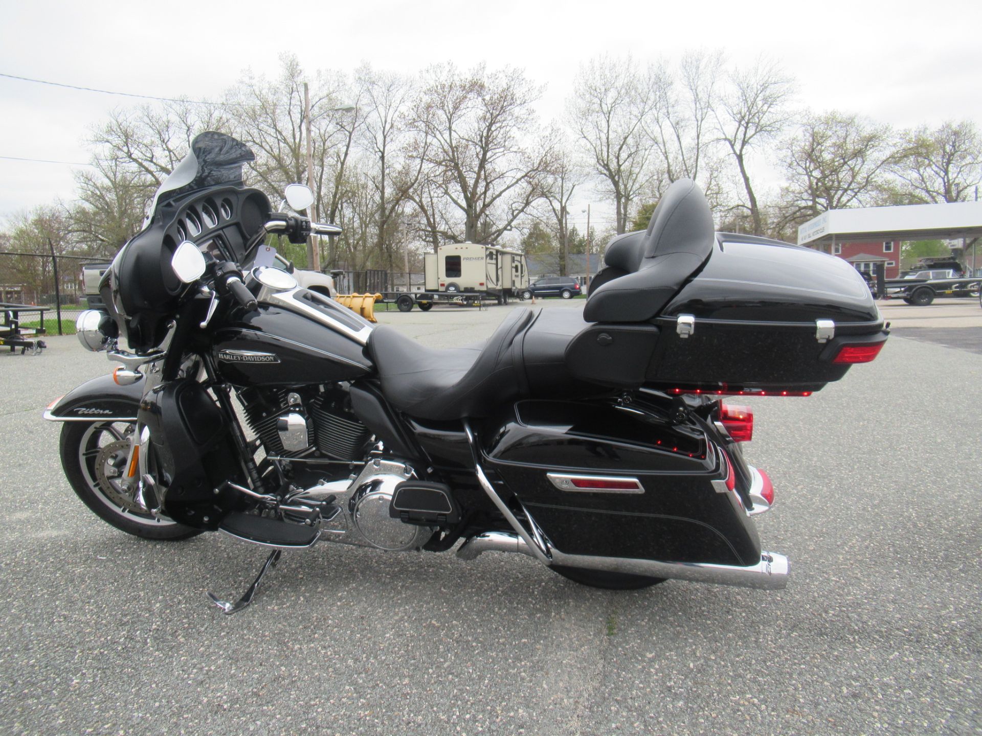 2015 Harley-Davidson Electra Glide® Ultra Classic® Low in Springfield, Massachusetts - Photo 6