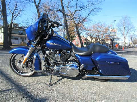 2017 Harley-Davidson Street Glide® Special in Springfield, Massachusetts - Photo 5