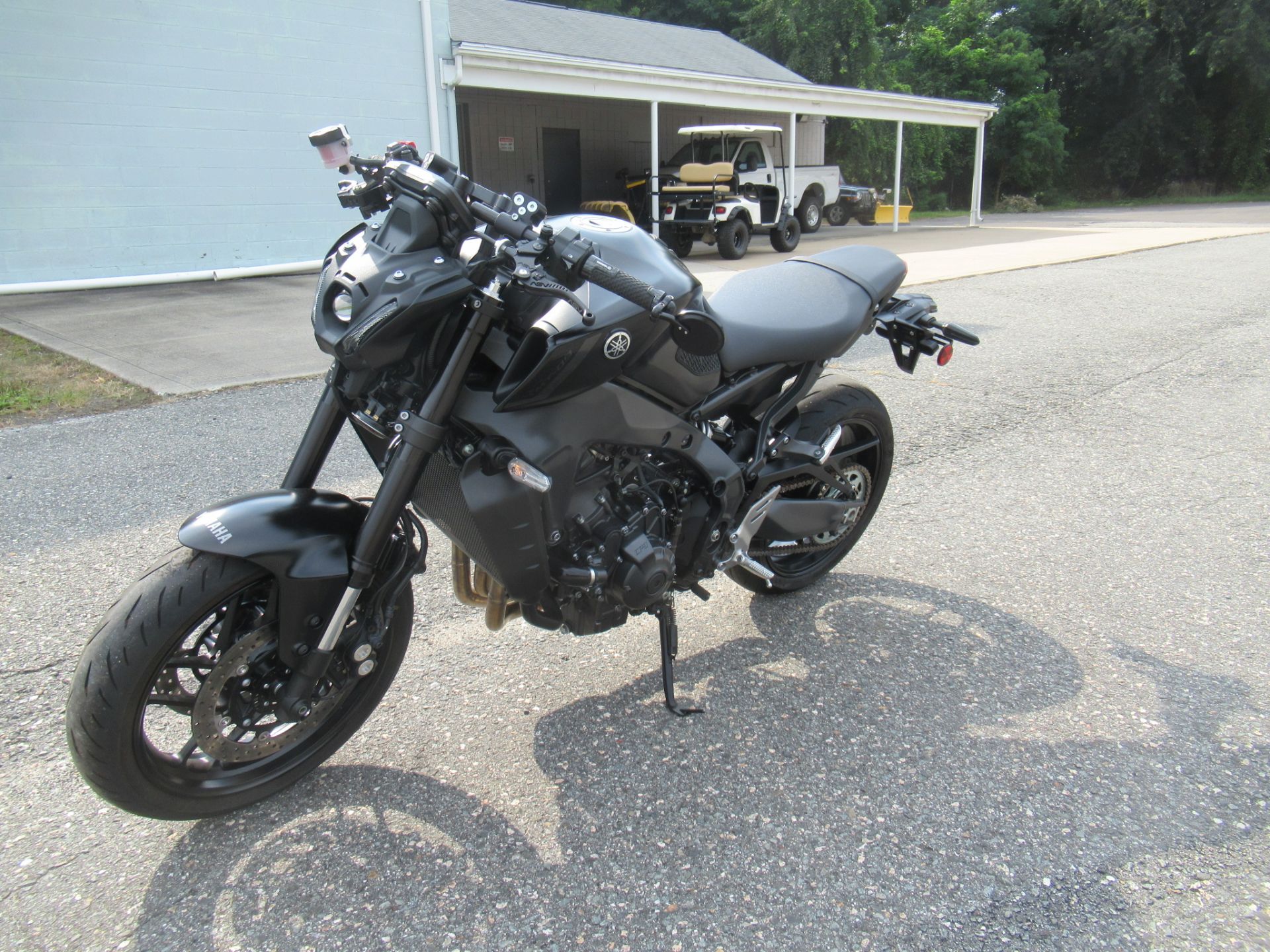 2022 Yamaha MT-09 in Springfield, Massachusetts - Photo 9