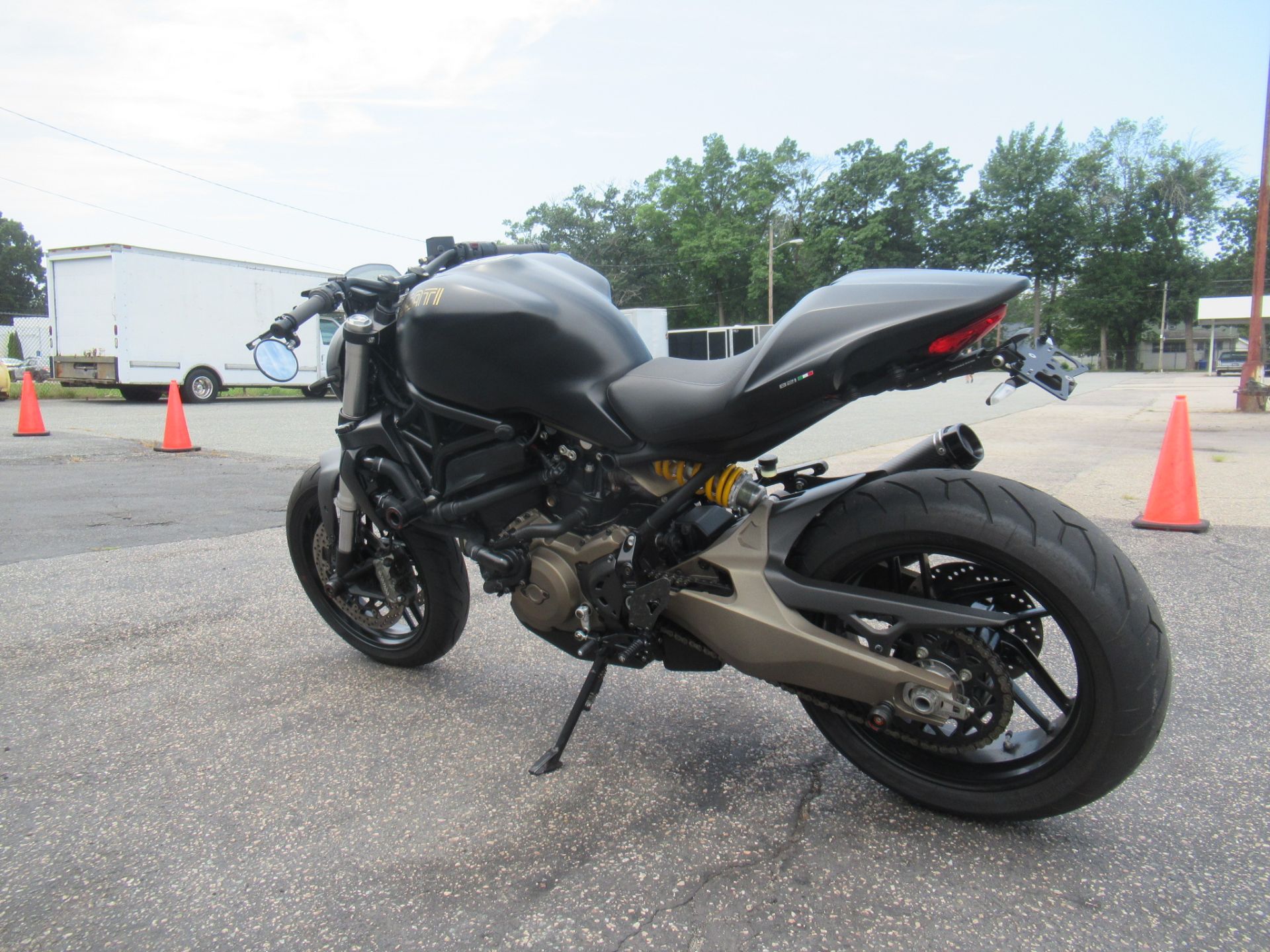 2015 Ducati Monster 821 Dark in Springfield, Massachusetts - Photo 9
