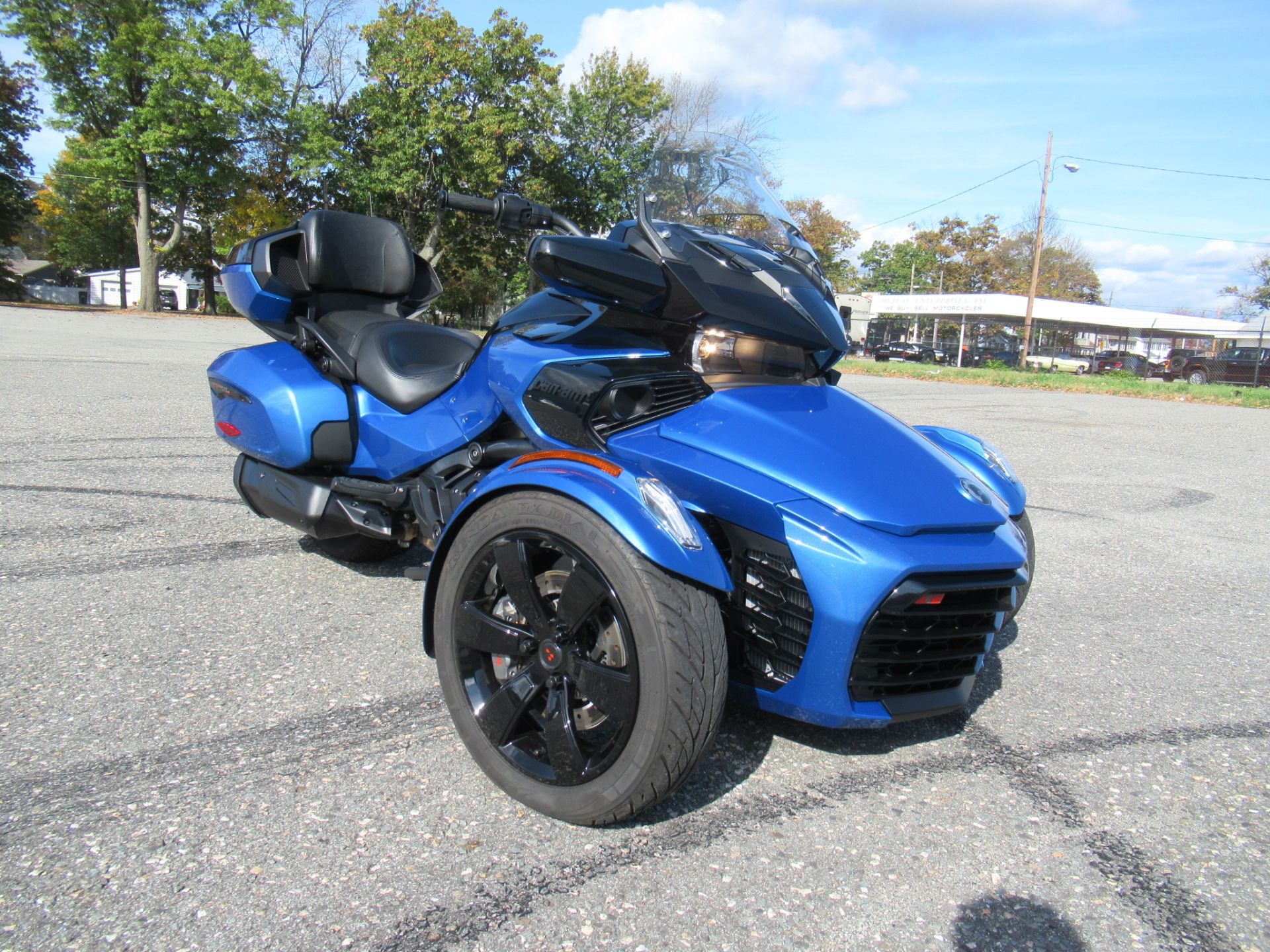 2019 Can-Am Spyder F3-T in Springfield, Massachusetts - Photo 2