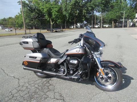 2017 Harley-Davidson Ultra Limited Low in Springfield, Massachusetts - Photo 2